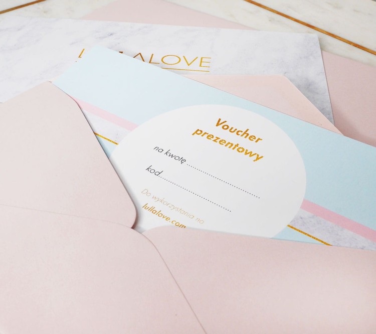 Voucher w wersji papierowej.