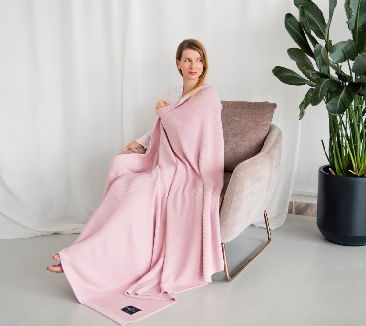 Duży koc - pudrowy róż